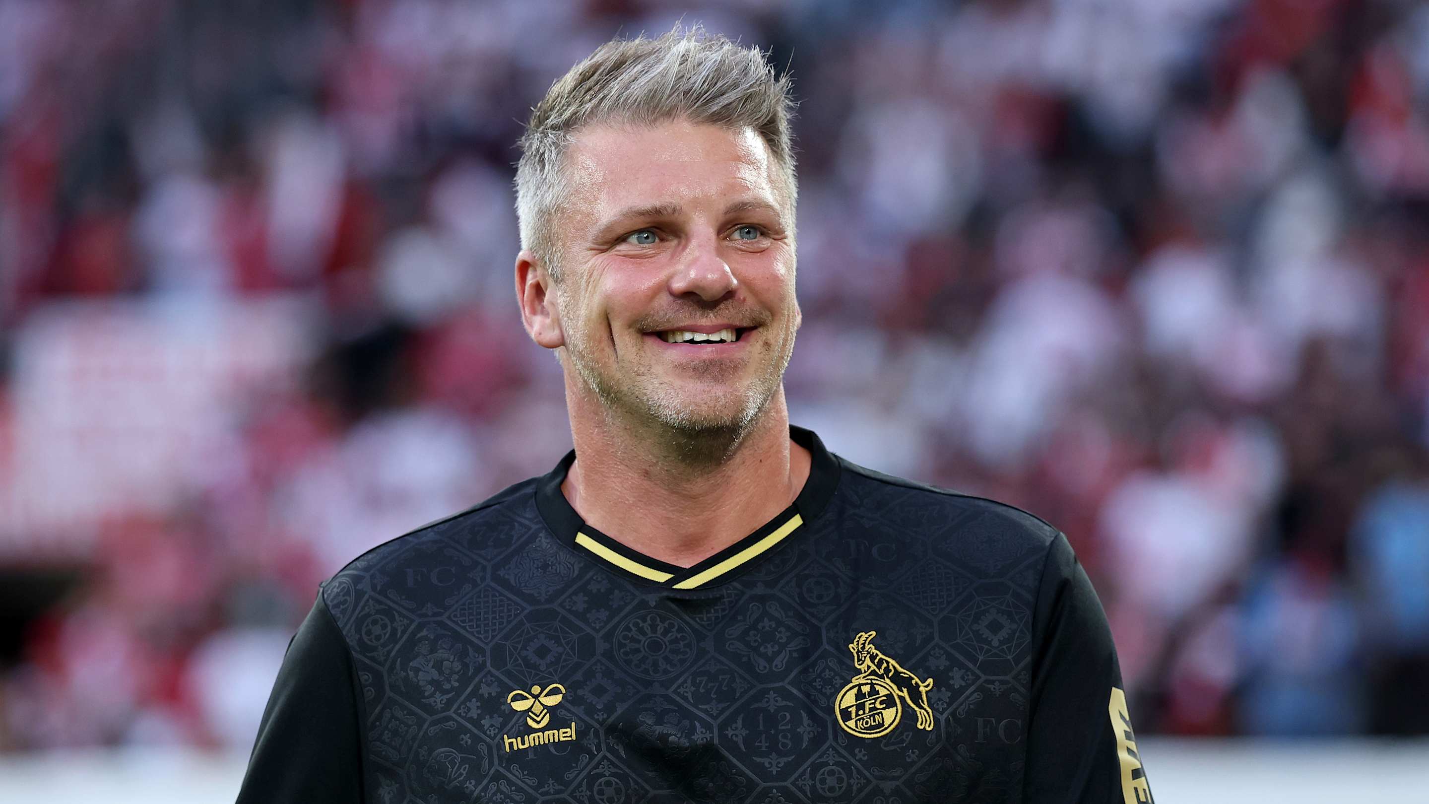 FC Koln head coach turning heads for unusual touchline antics FC Koln head coach turning heads for unusual touchline antics