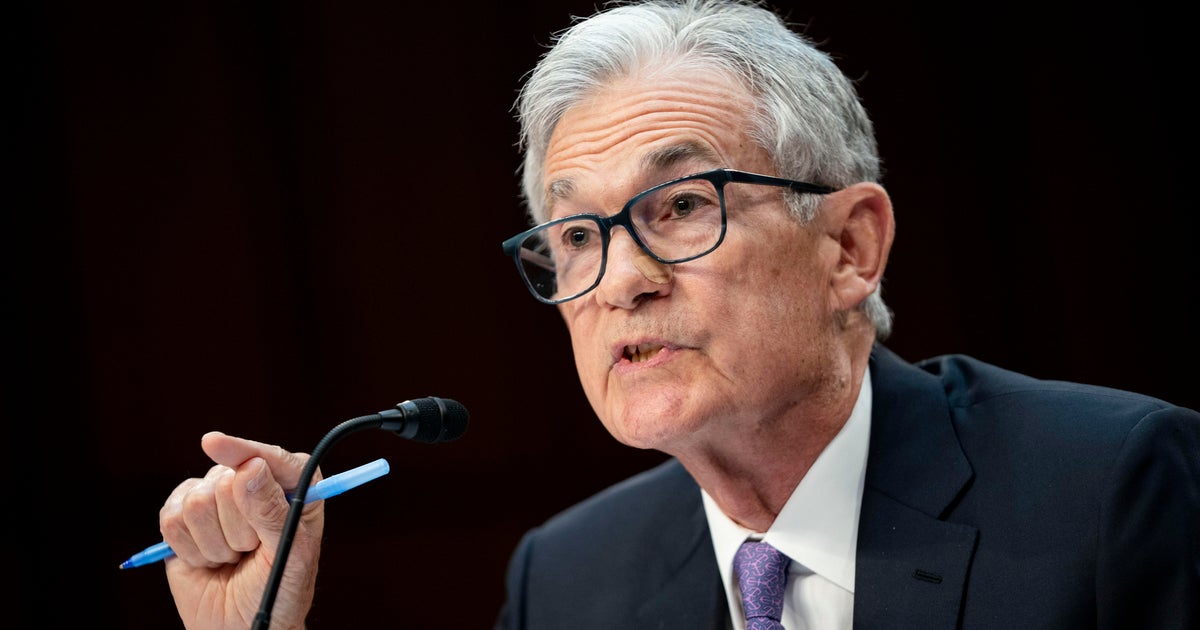 Trump official criticizes Fed chief Powell as Trump takes aim over interest rates Trump official criticizes Fed chief Powell as Trump takes aim over interest rates