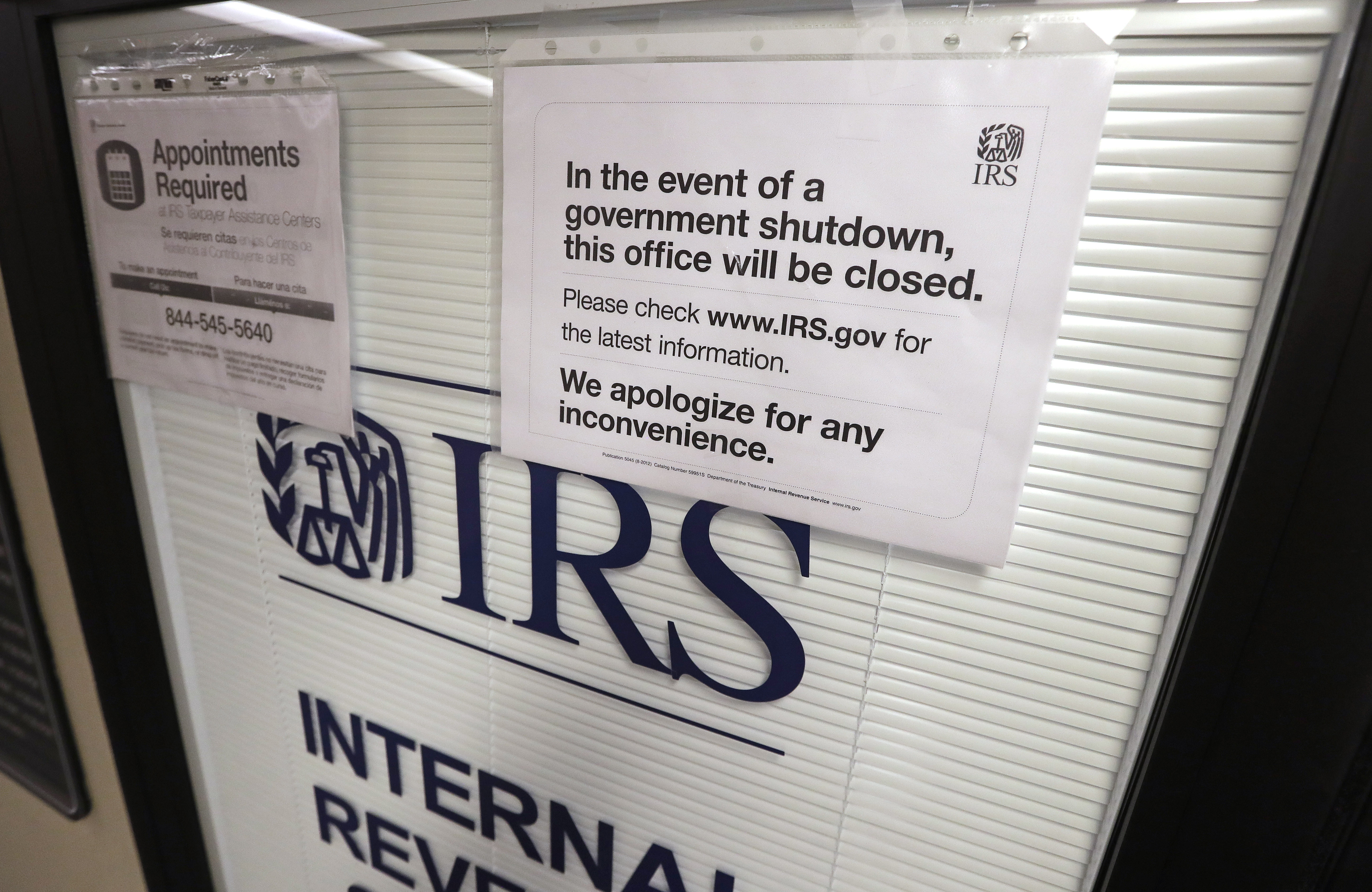 As lawmakers head to summer recess, threat of an autumn shutdown looms As lawmakers head to summer recess, threat of an autumn shutdown looms