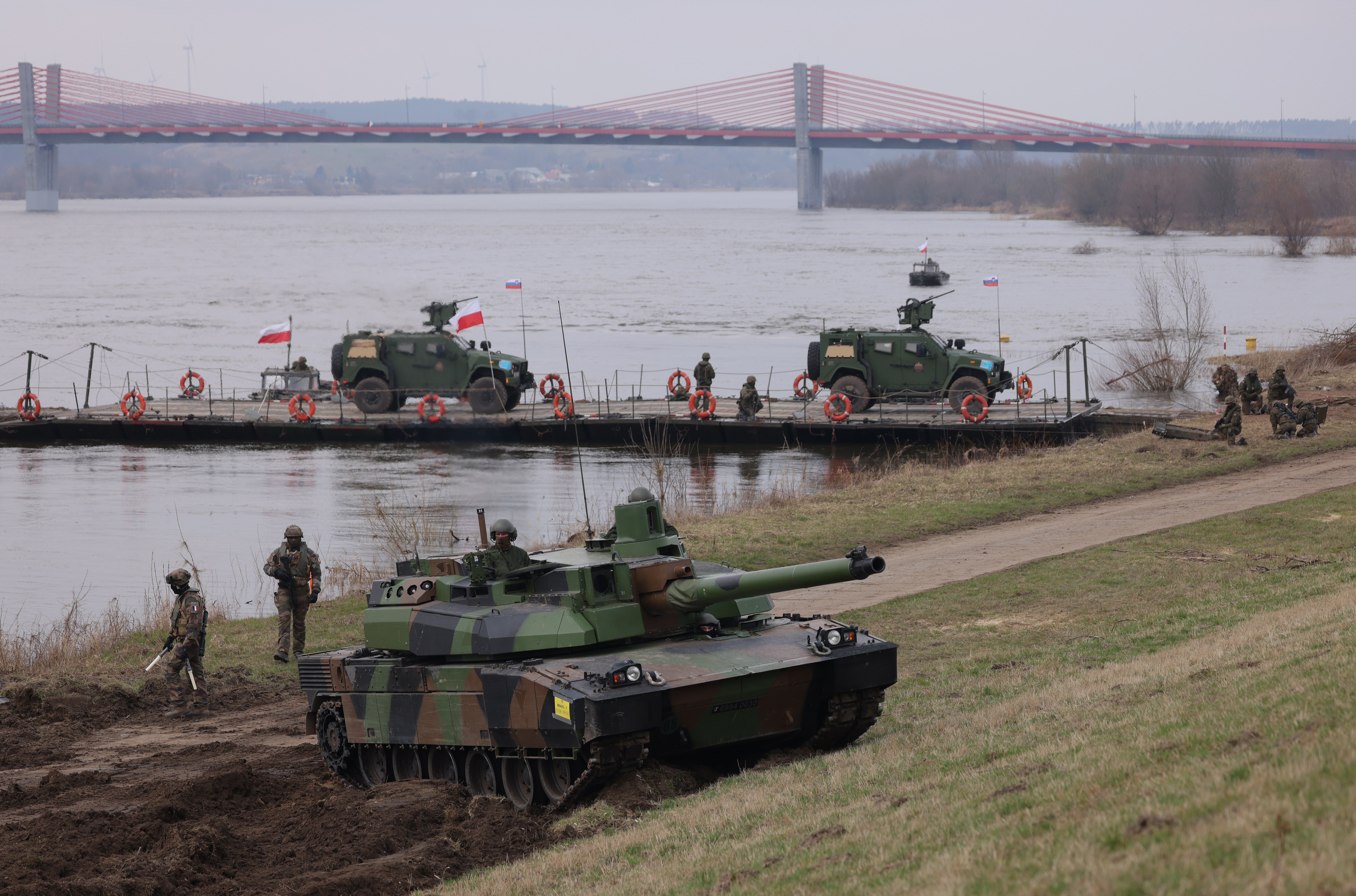 Slovenia scraps defense-spending vote, seeks new kit with eye on NATO Slovenia scraps defense-spending vote, seeks new kit with eye on NATO
