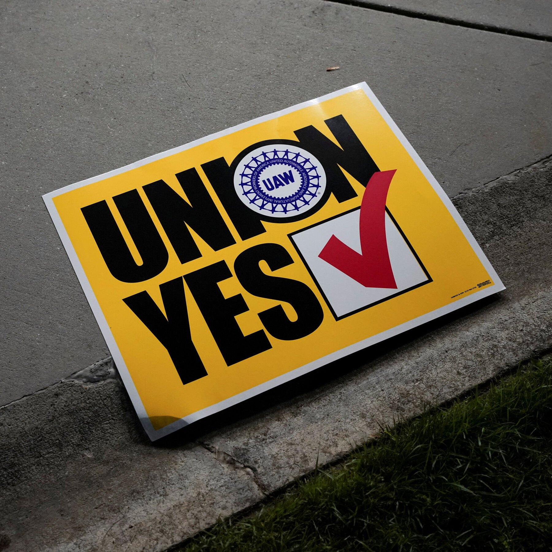 Union Leads in Vote at Ford Battery Plant Union Leads in Vote at Ford Battery Plant