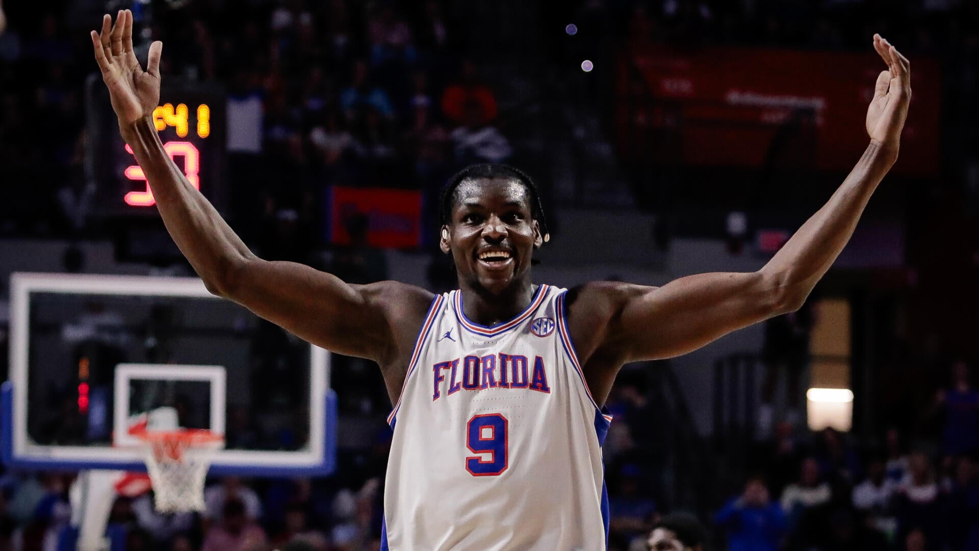 
                        Florida clobbers Arkansas, clinches share of SEC title as Gators make push for No. 1 seed in March Madness
                    