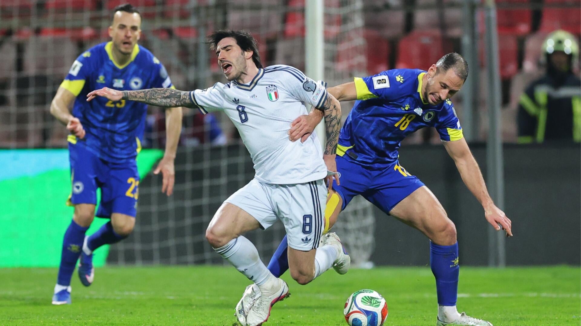 
                        World Cup qualifying: Italy disaster, Turkiye get USMNT, Jamaica out, Iraq back for first time in 40 years
                    