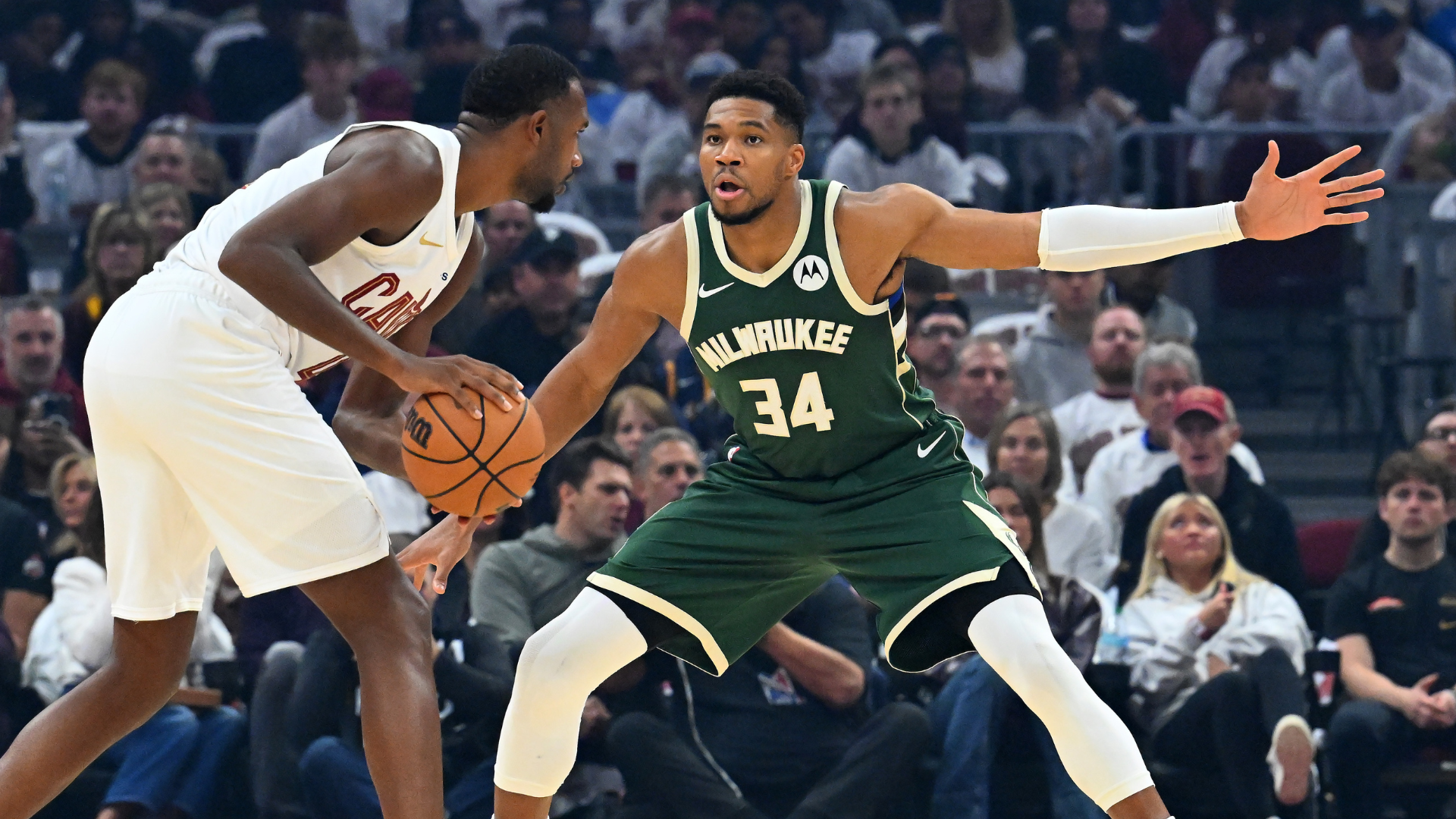 
                        Giannis Antetokounmpo mock trades: Four sleeper teams that could swing big at deadline
                    
