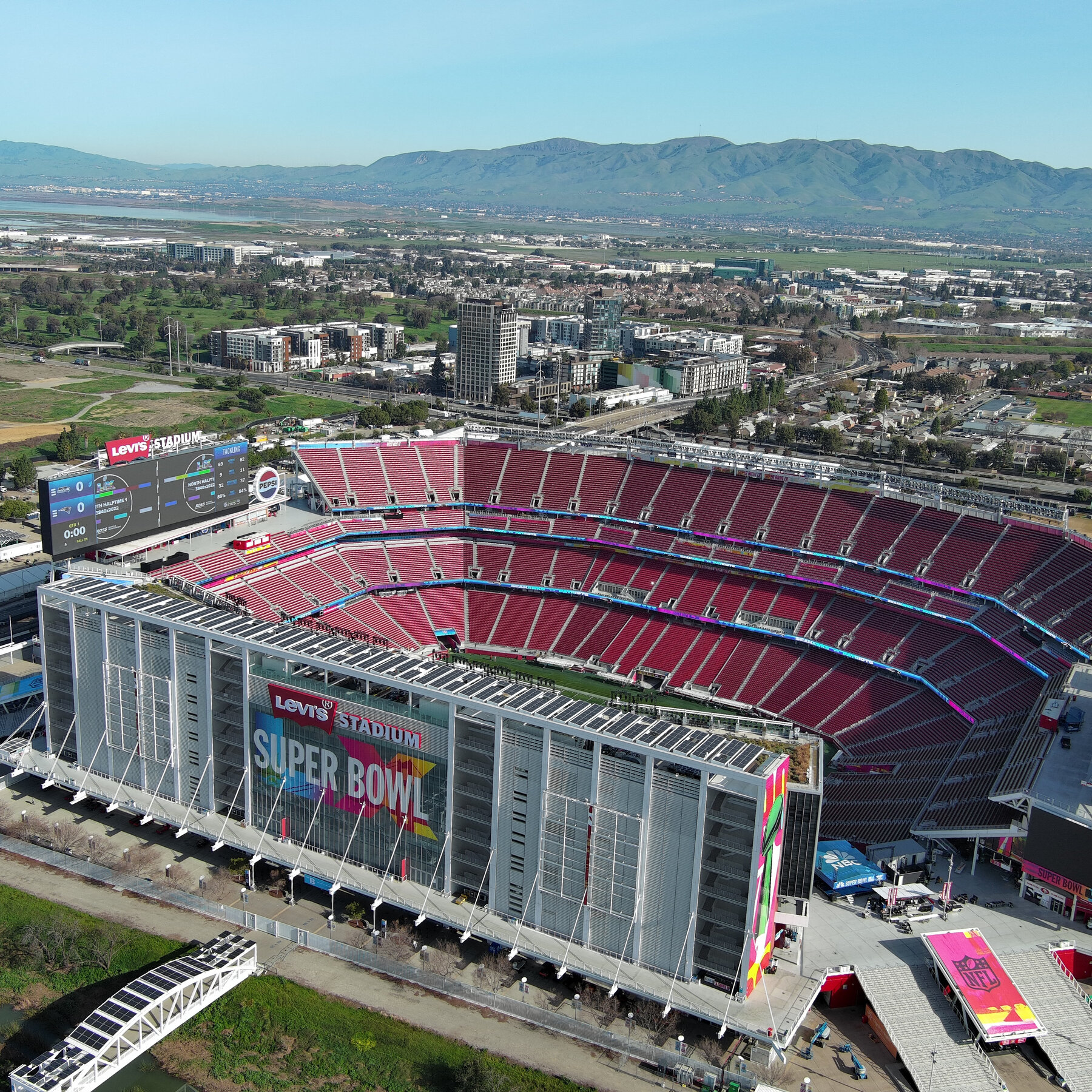 A Super Bowl in Silicon Valley Filled With Valley Billionaires