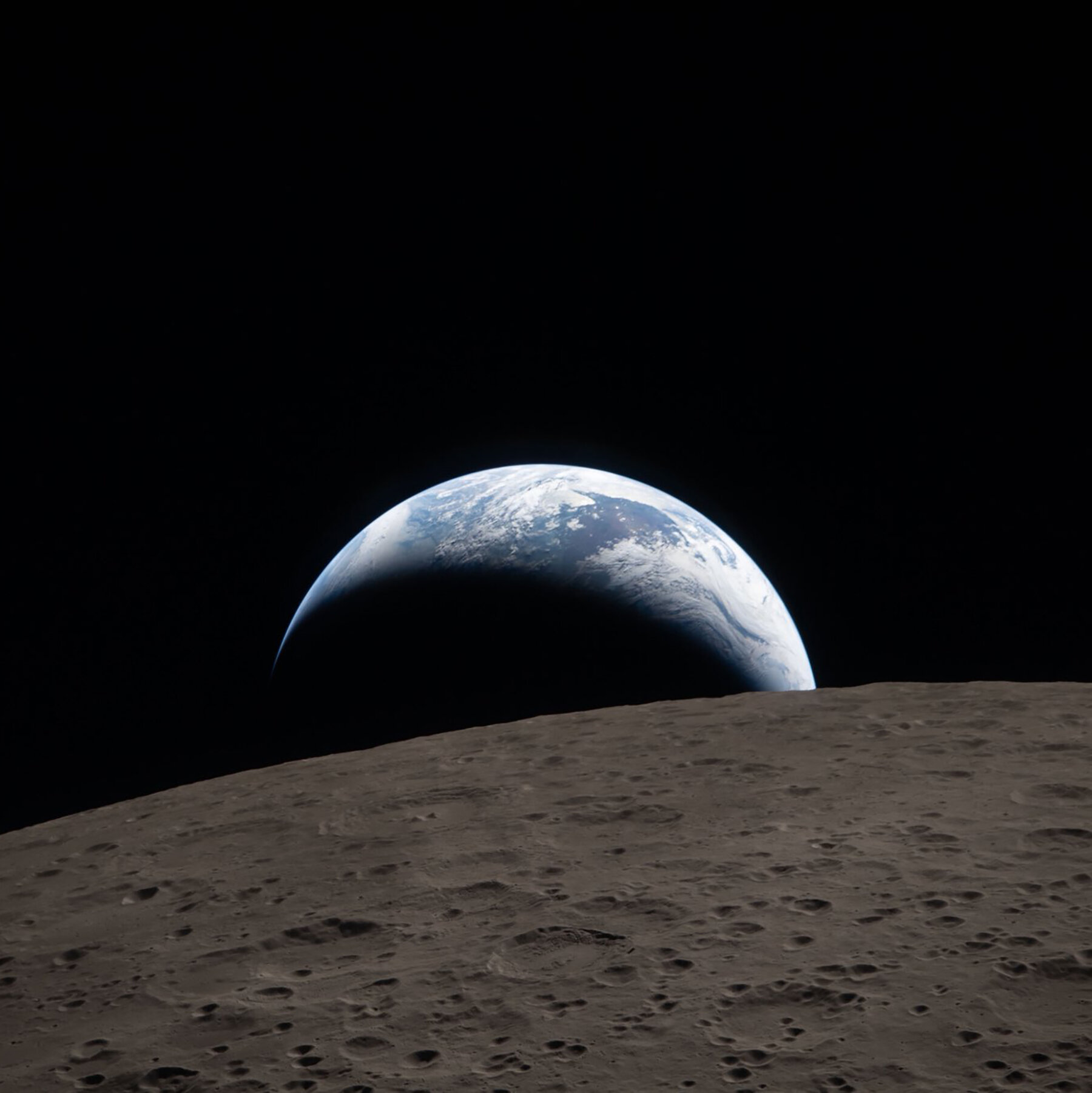 See First Photos From NASA’s Artemis II Moon Mission Capturing a Setting Earth and Eclipse