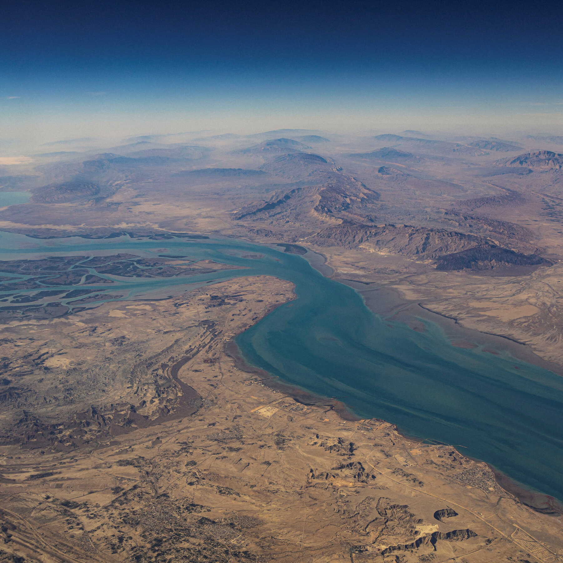 U.S. Says It Struck 16 Iranian Mine-Laying Vessels Near Oil Route