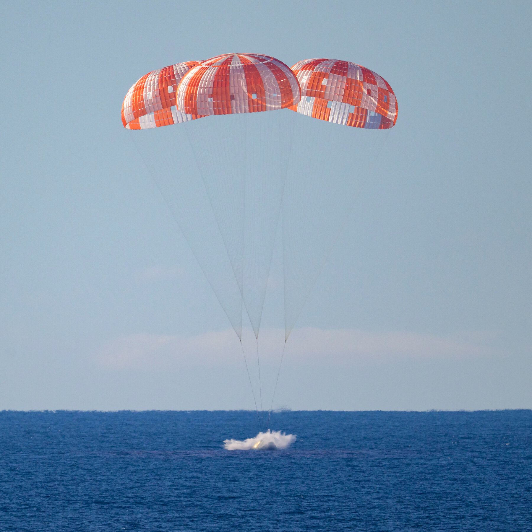 Highlights From NASA’s Artemis II Moon Mission Splashdown