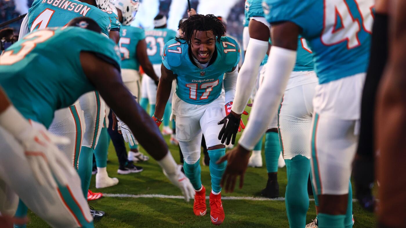 
                        Broncos land Jaylen Waddle in blockbuster trade: Examining Denver's Super Bowl window, rest of AFC West
                    