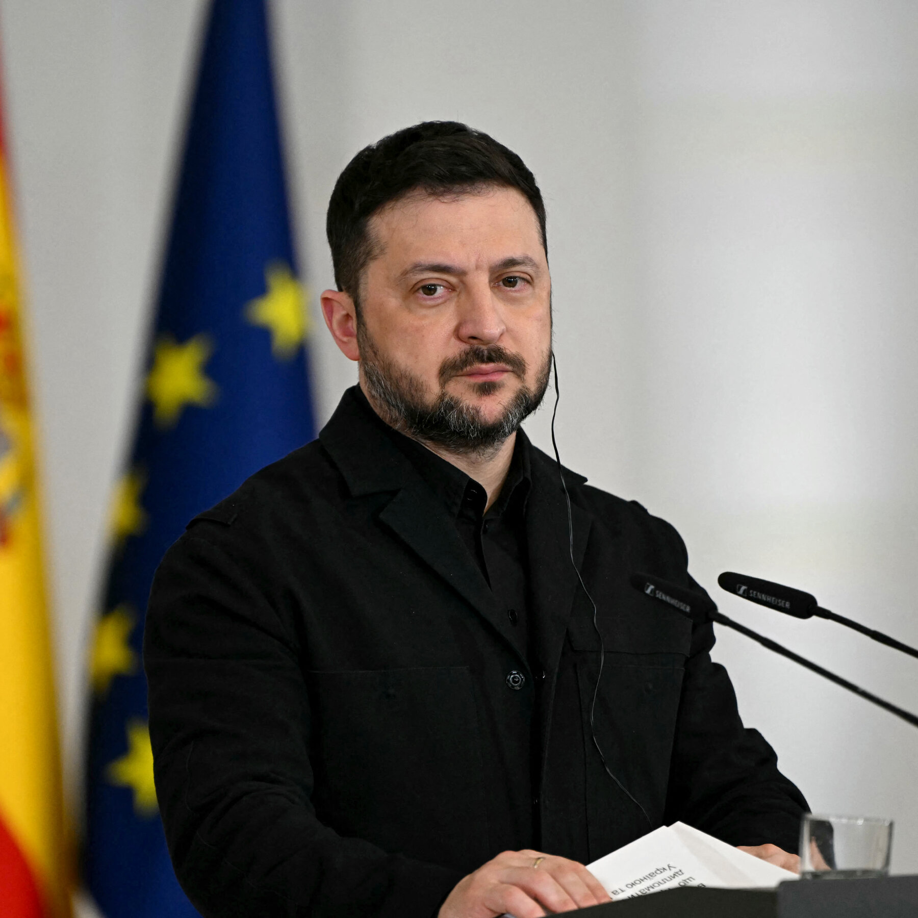 Zelensky Sends Negotiators to the U.S., Hoping to Revive Peace Talks