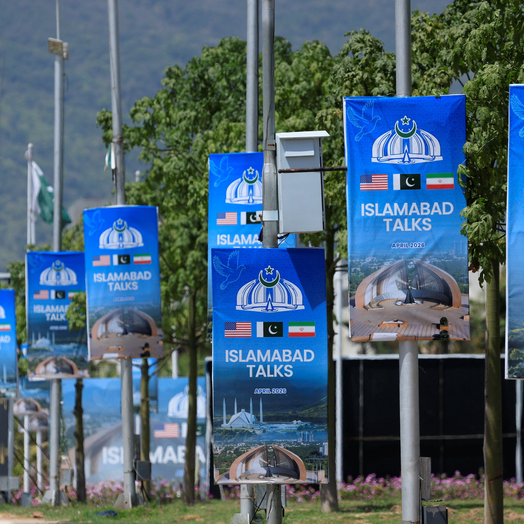 Tehran and Trump Send Mixed Signals Ahead of Potential Talks