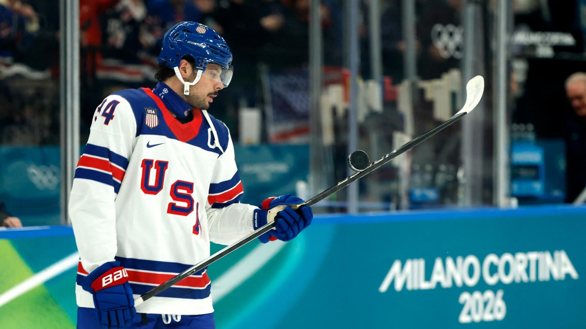 
                        USA vs. Canada odds, prediction: 2026 Olympic men's hockey gold-medal picks from expert on 26-12 roll
                    