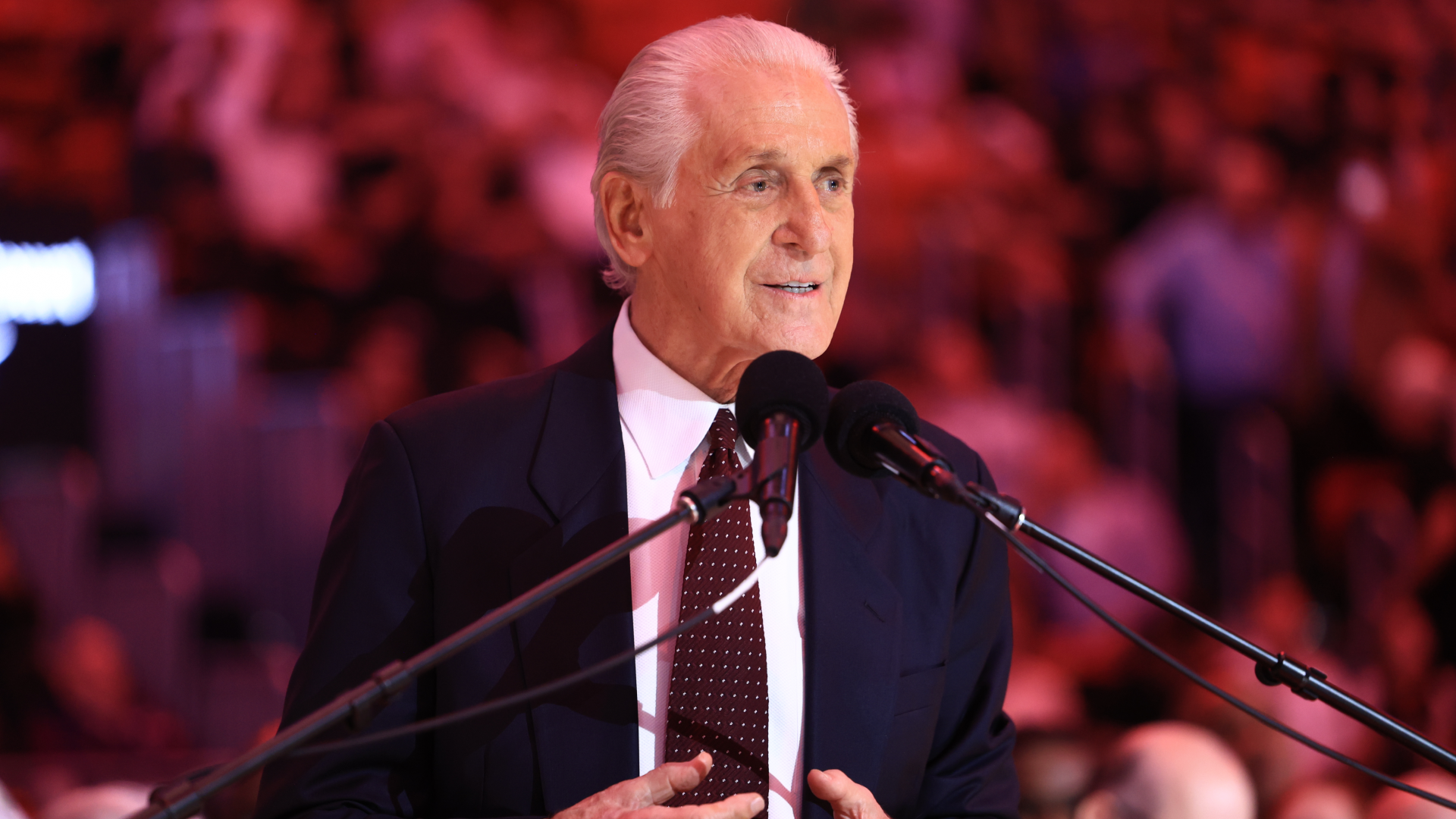 
                        Lakers unveil Pat Riley statue: Icons Magic Johnson, Kareem-Abdul Jabbar laud team's first coach to get honor
                    