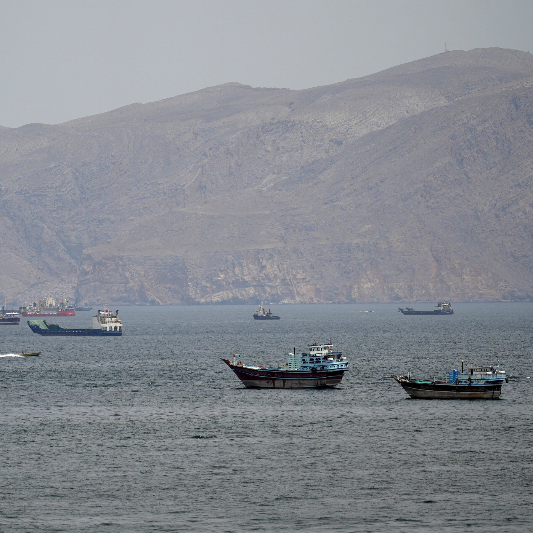Iran War Live Updates: Reported Ship Seizures Add to Anxiety in Oil Markets
