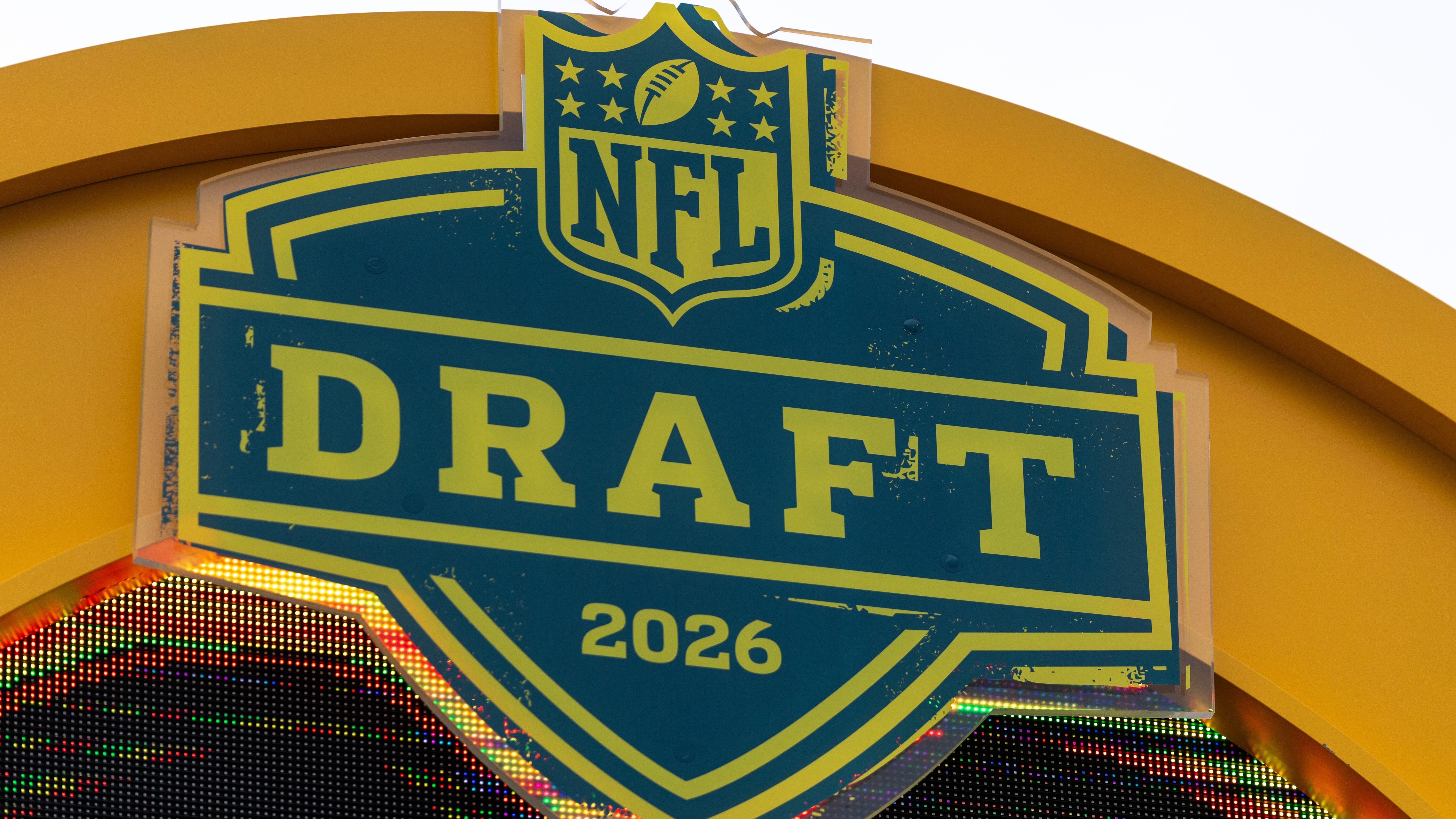 
                        2026 NFL Draft odds tracker: See how top 10 picks change following Giants-Bengals trade as Draft Day nears
                    