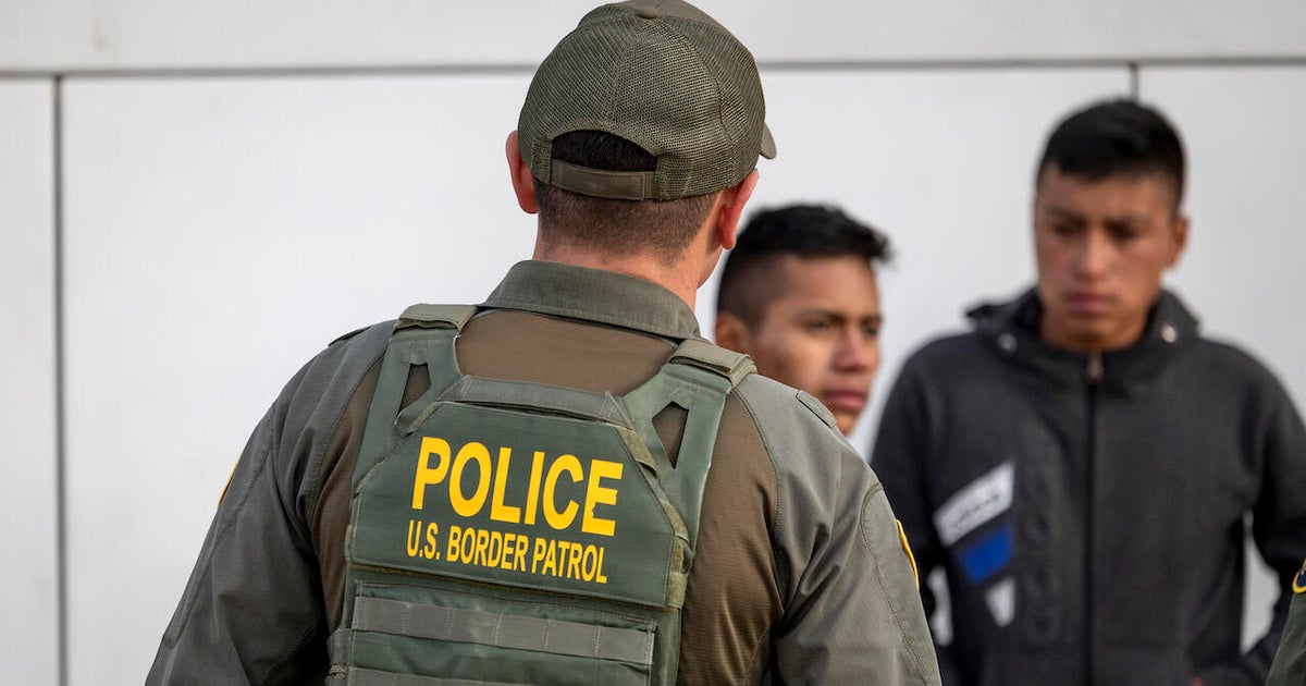 Border officials directed to give migrant teens the option of returning home voluntarily