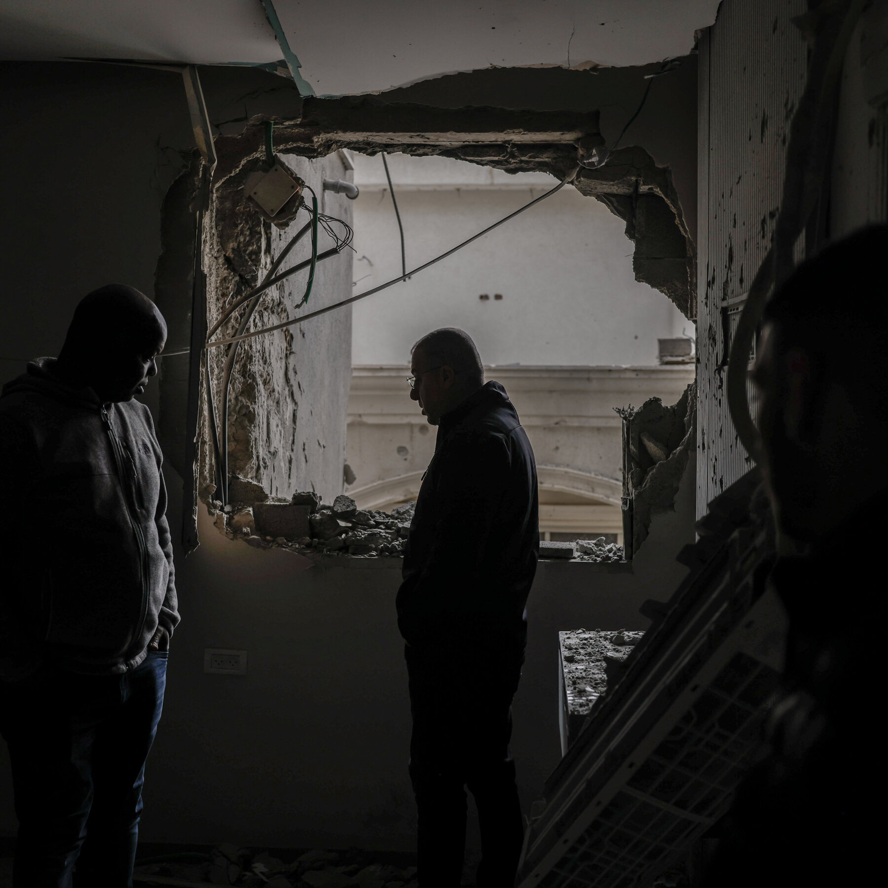 Iran War Live Updates: Trump Again Extends Deadline for Iran to Open Strait or Face Strikes on Power Grid