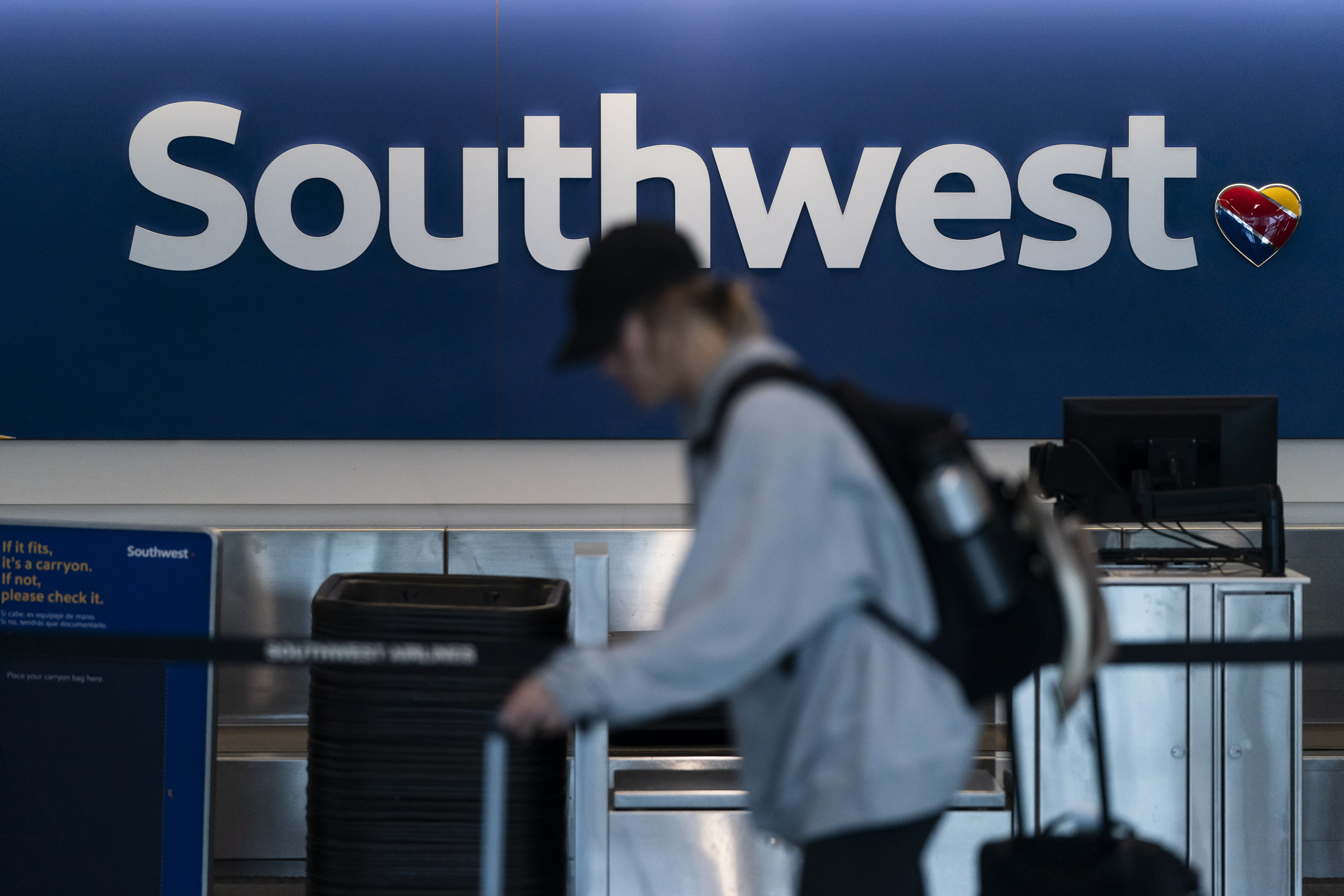 Southwest flight plunges in response to nearby aircraft