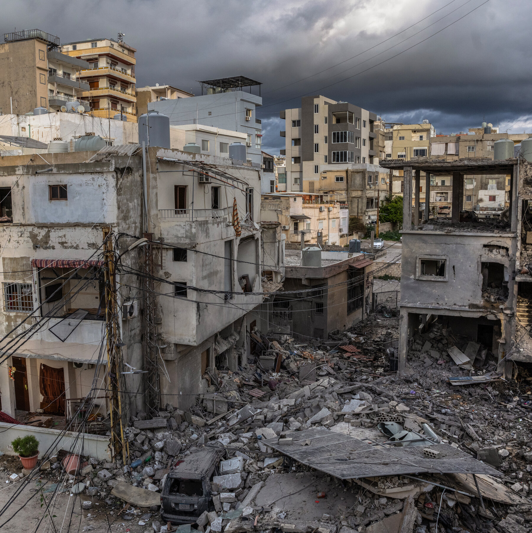 Iran War Live Updates: Trump Claims Progress in Talks and Extends Strait of Hormuz Deadline