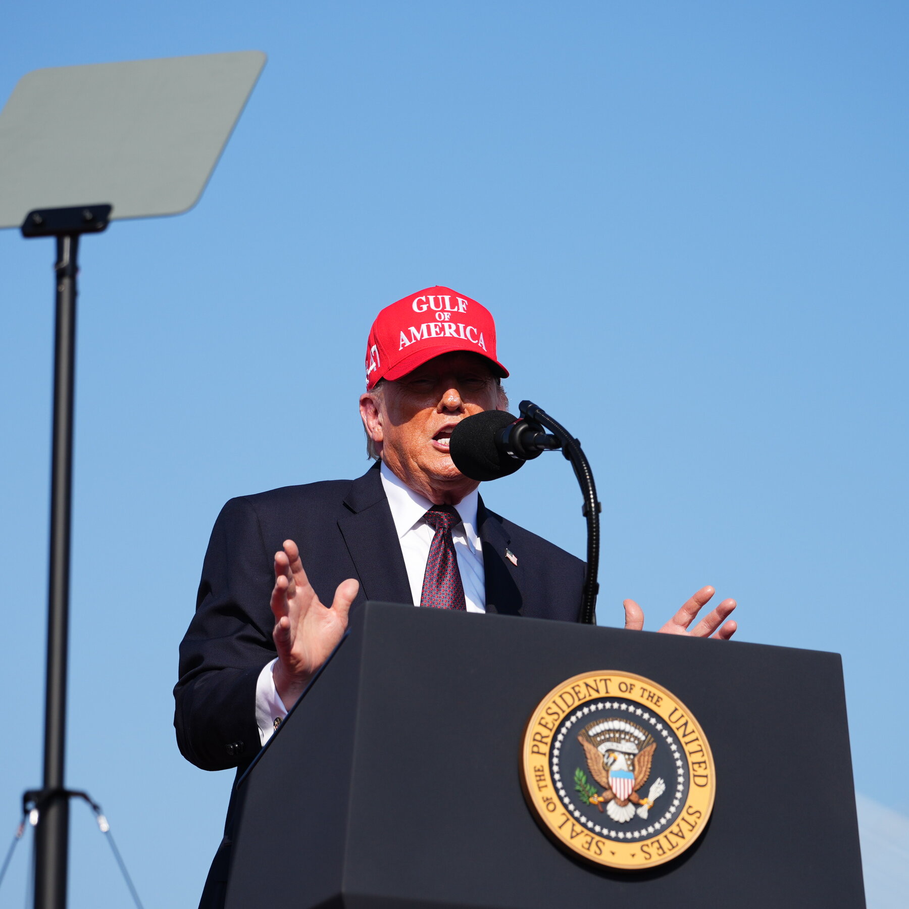 Trump Signals Opposition to Tariff Refunds, Hinting at Legal War to Come