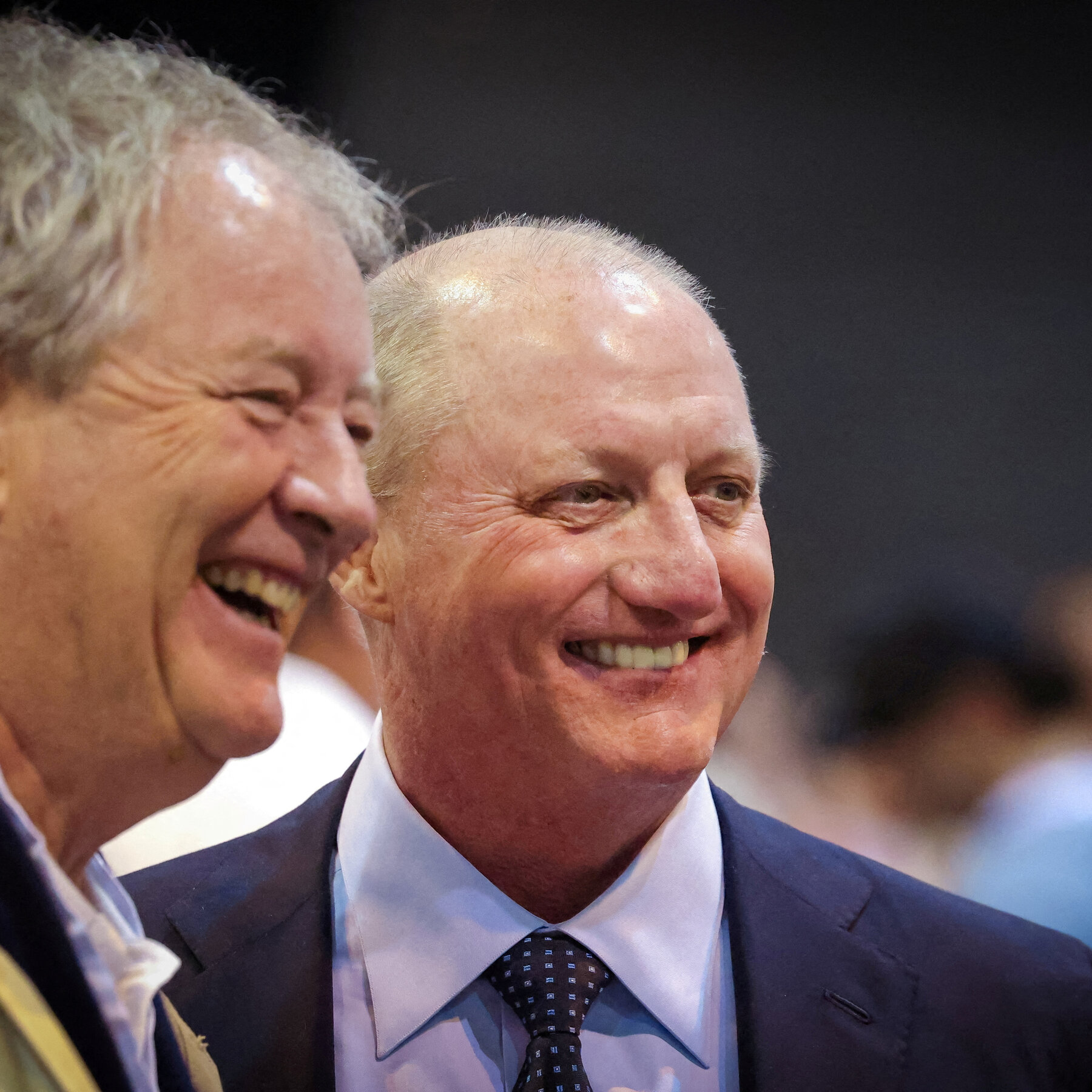 Berkshire Hathaway Posts a Drop in Earnings in Buffett’s Last Year