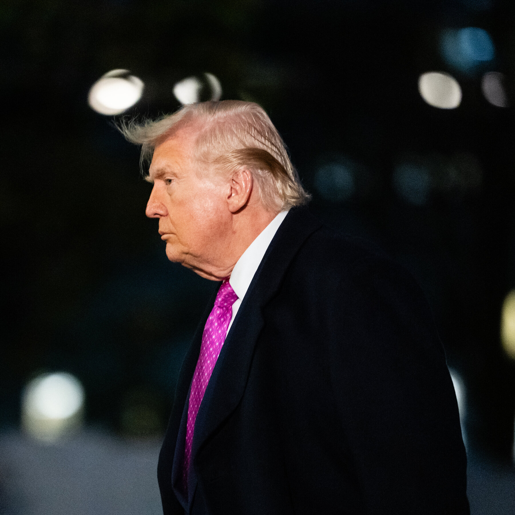 Iran War Live Updates: Kuwaiti Tanker Full of Oil Struck Off Dubai Day After Trump’s Threats