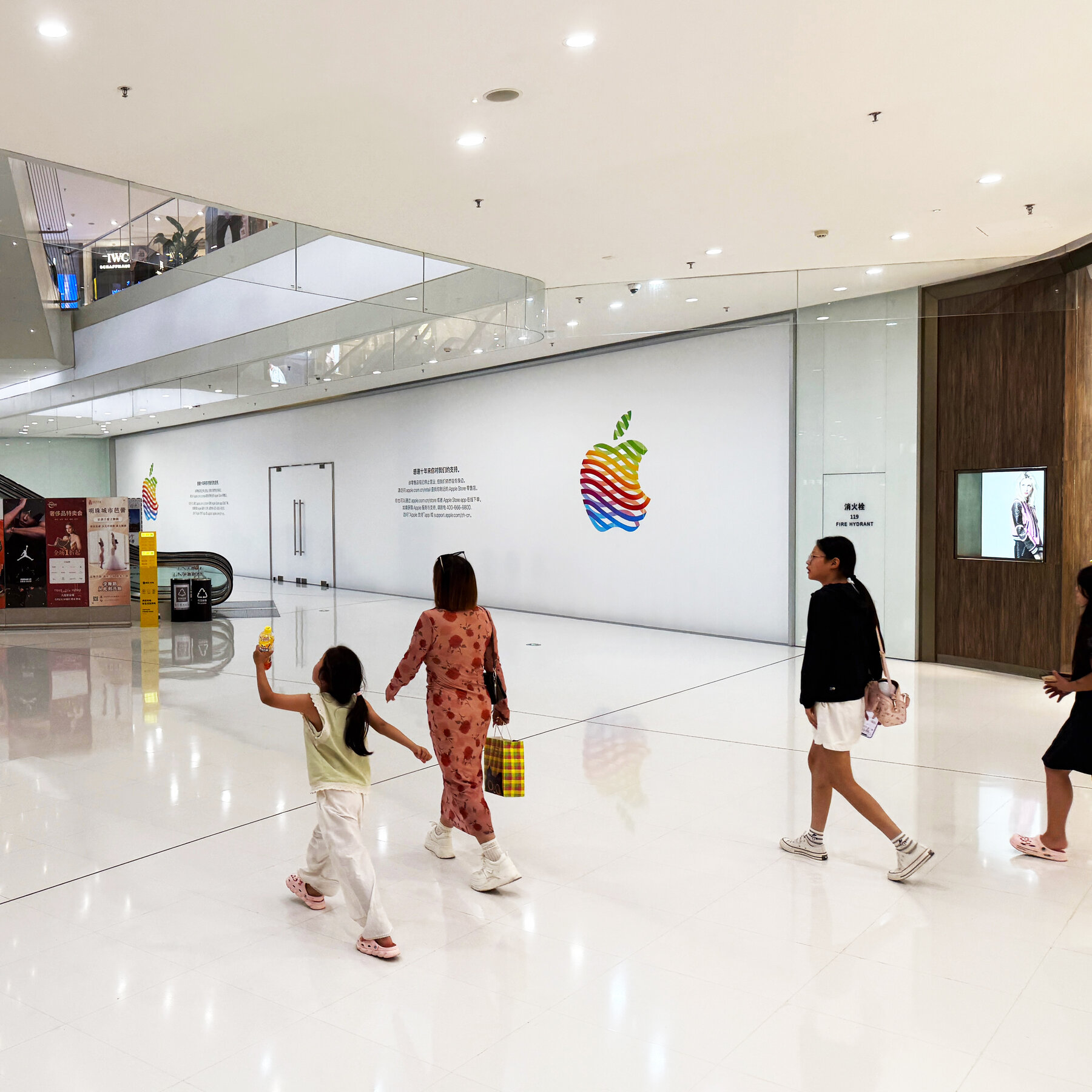 America Closed Malls, but China Kept Building Them. Now It Has Too Many.